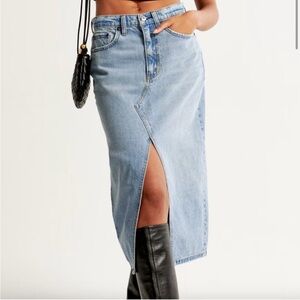 Abercrombie and Fitch women’s high rise midi jean skirt with slit size 28/6